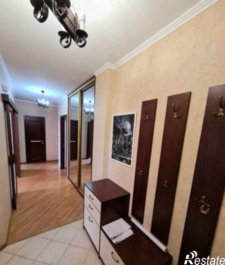 4-комн квартира улица Закруткина, 41-43
