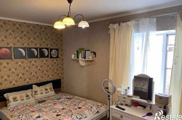 3-комн квартира улица Красных Зорь, 138/16