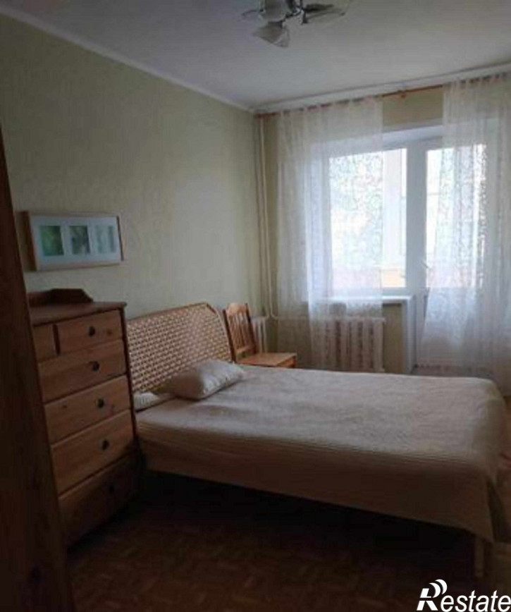 4-комн квартира улица Новаторов, 30/1