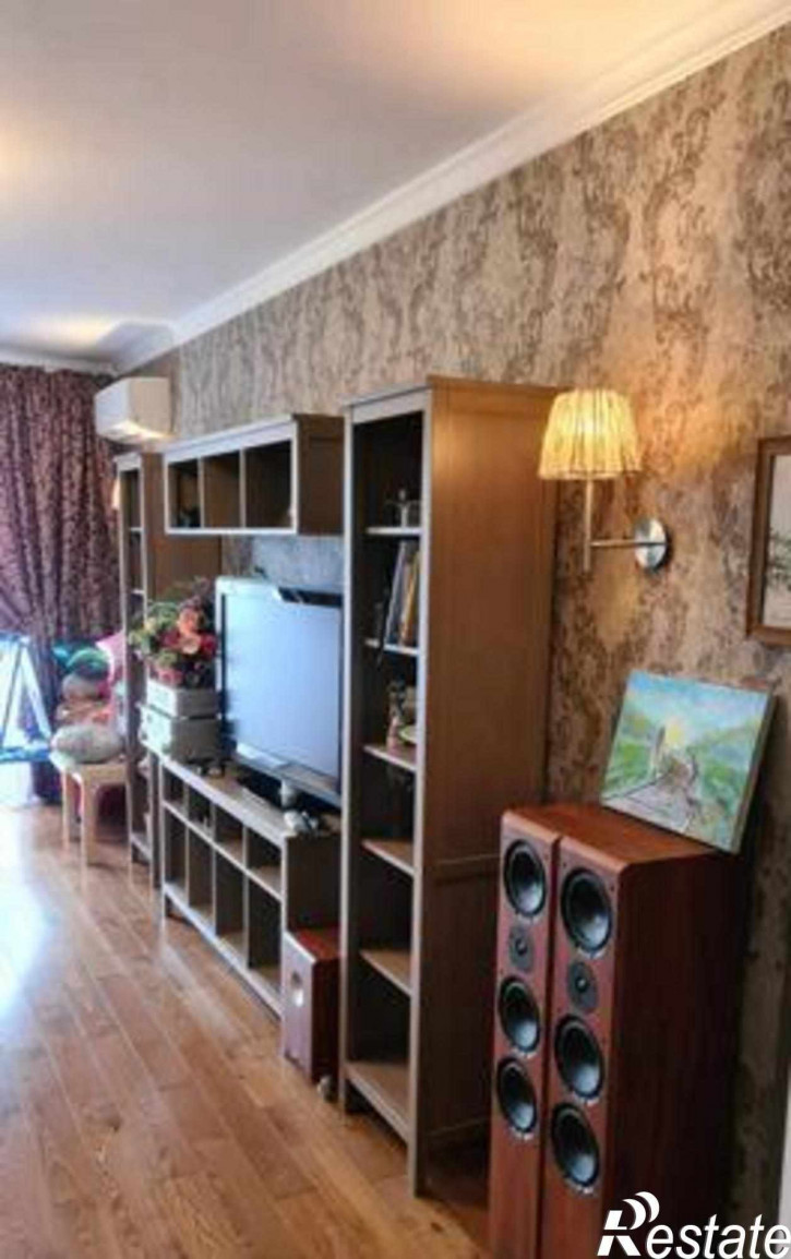 3-комн квартира улица Евдокимова, 37Г
