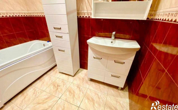 3-комн квартира улица Зорге, 46