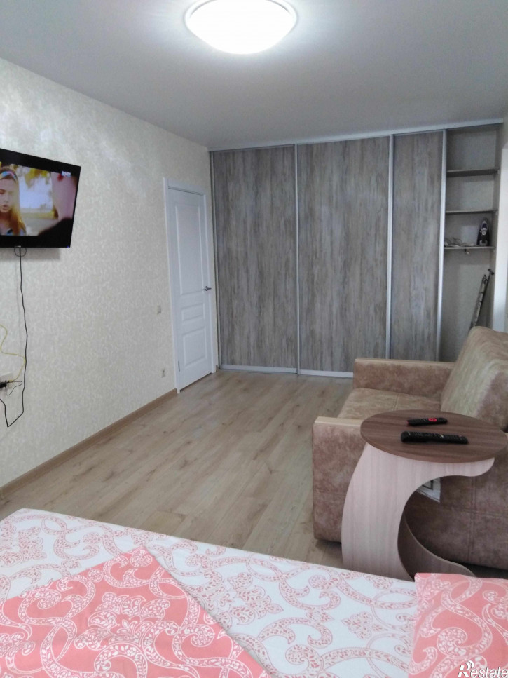 1-комн квартира ул. 8-й Воздушной Армии , 15а