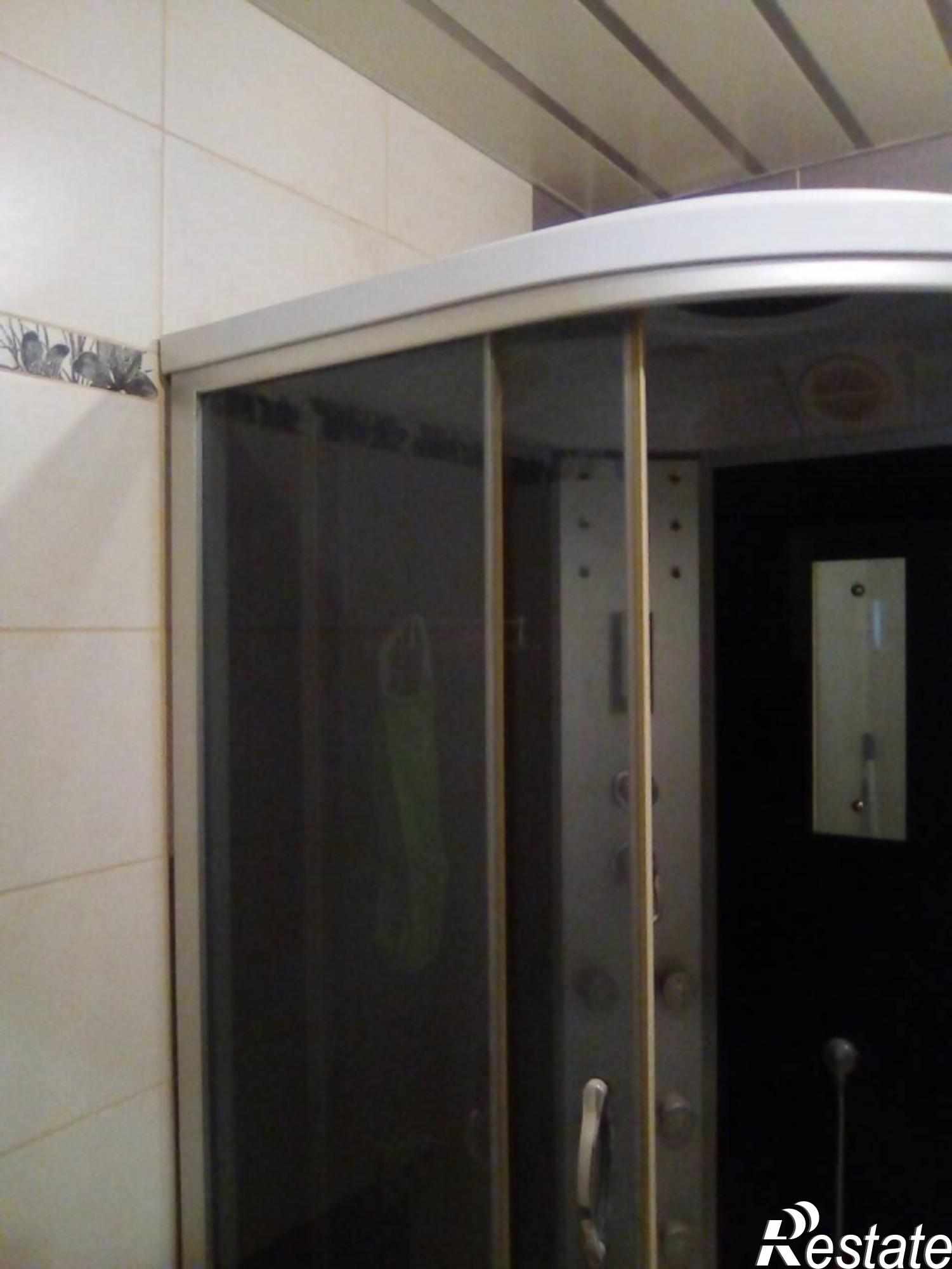 Купить квартиру за 2 300 000 рублей на Федосеенко ул., 98