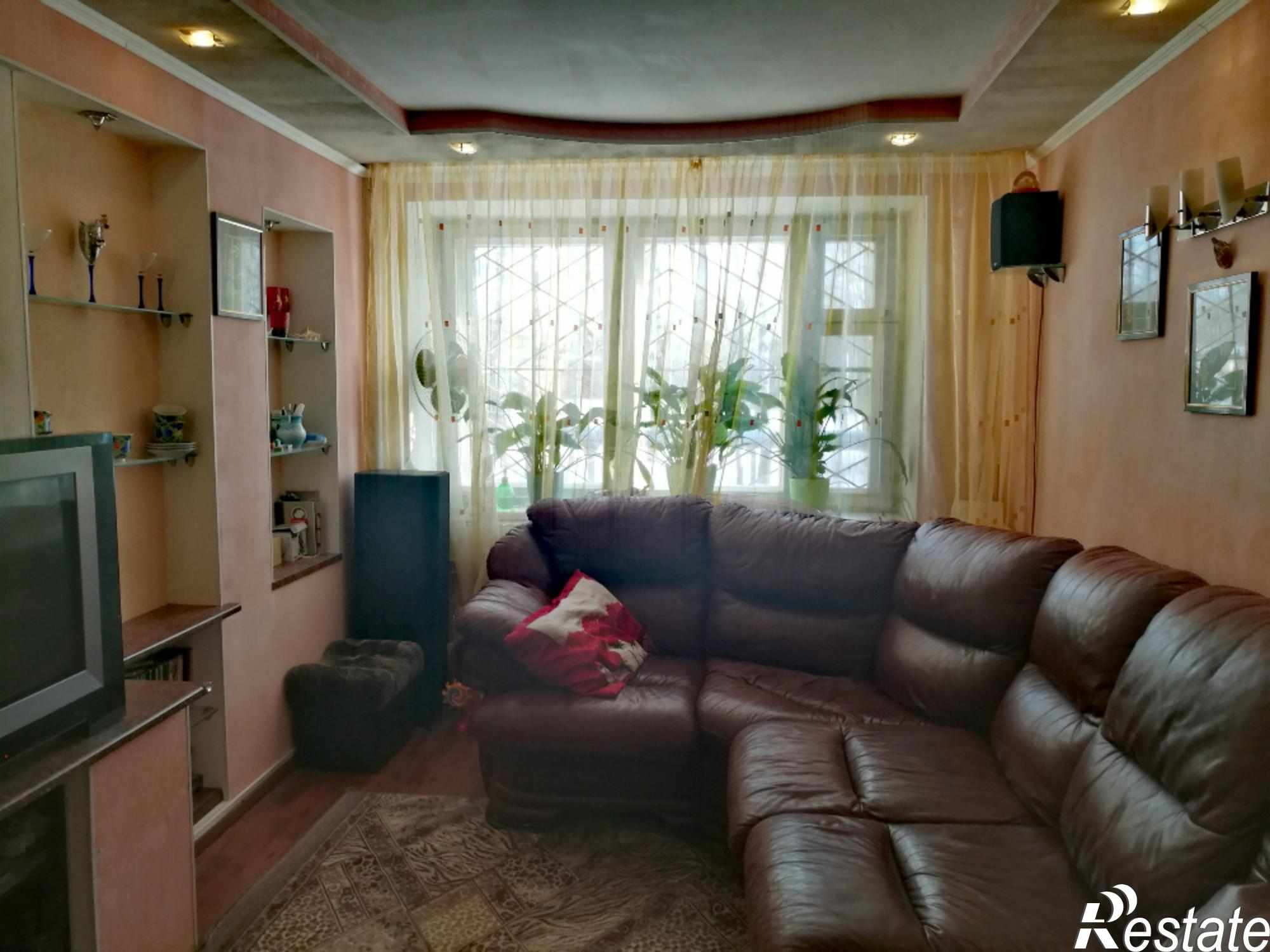 Купить квартиру за 2 400 000 рублей на Болотникова ул., 4
