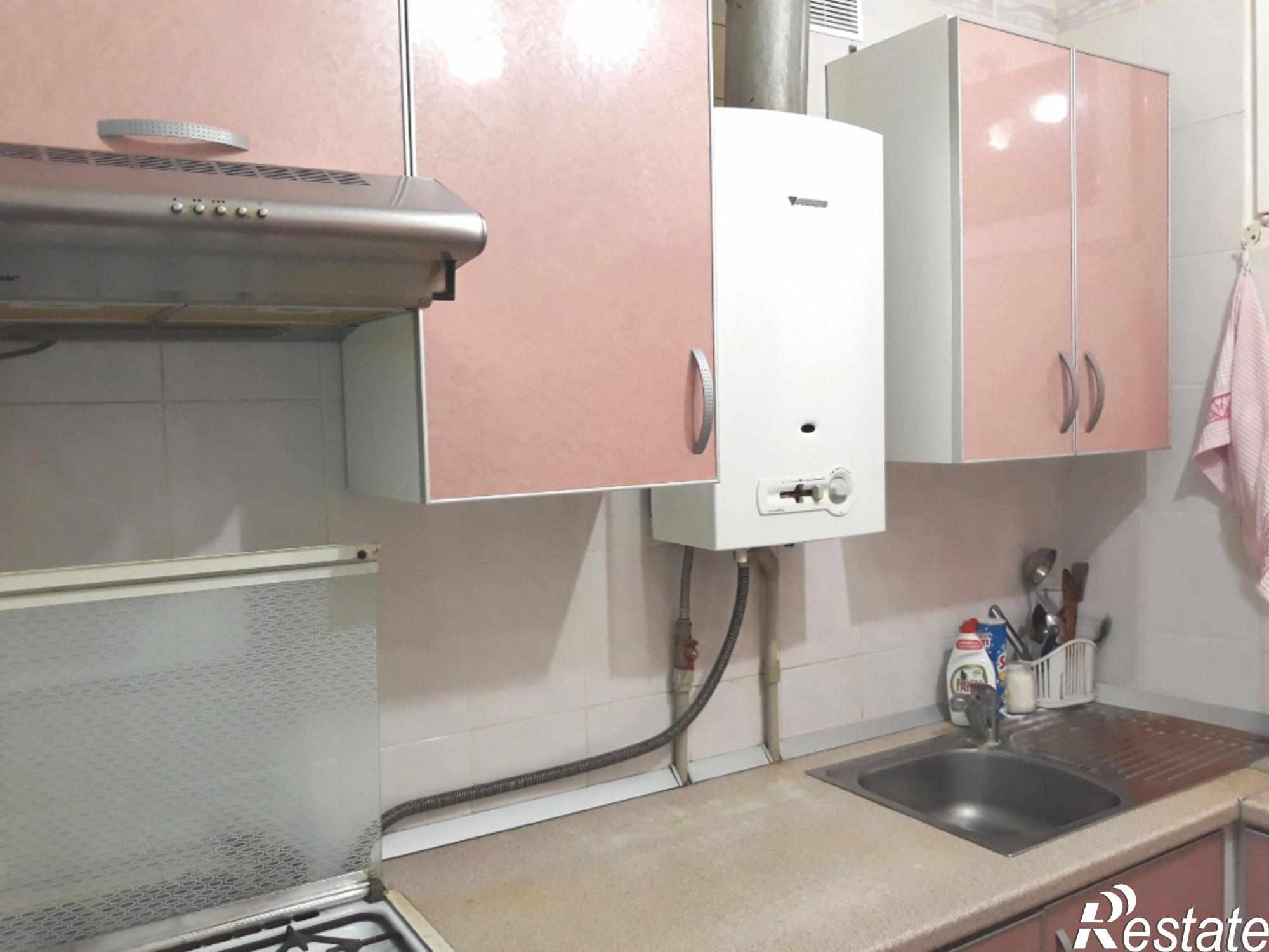 Купить квартиру за 2 380 000 рублей на Крылова ул., 2а