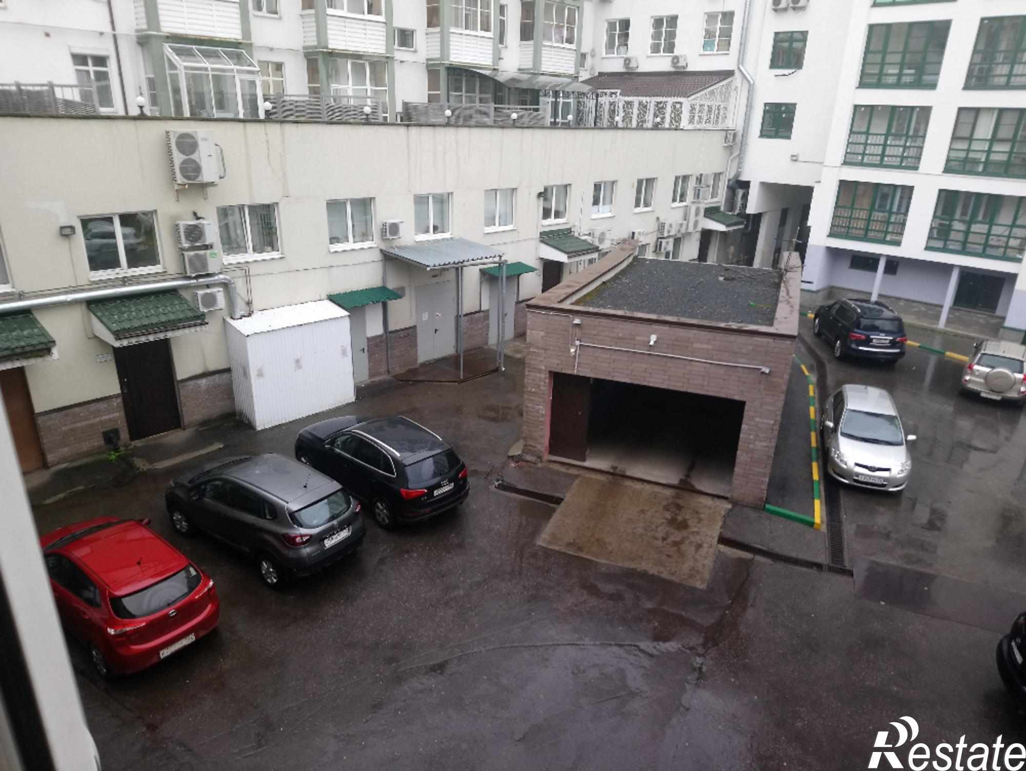Купить квартиру за 10 000 000 рублей на Академика Блохиной ул., 3
