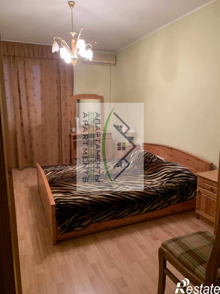 4-комн квартира Калинина пр-кт, 40
