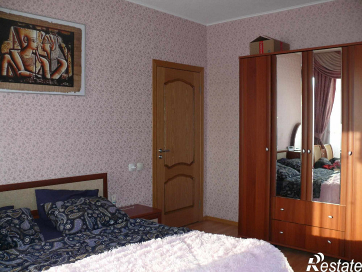 3-комн квартира Коминтерна ул., 256