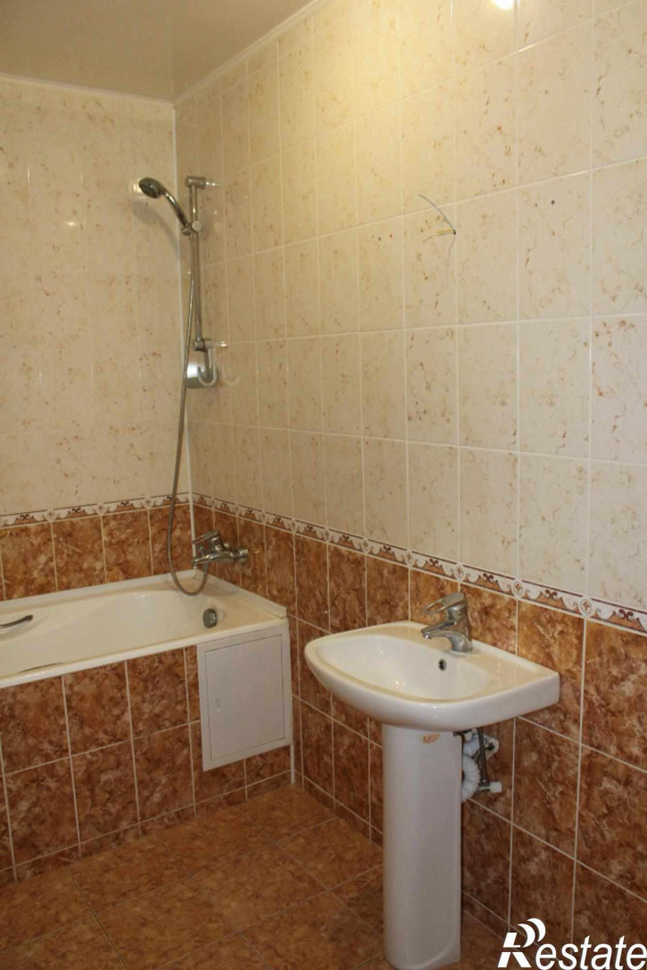2-комн квартира Полтавская ул., 3