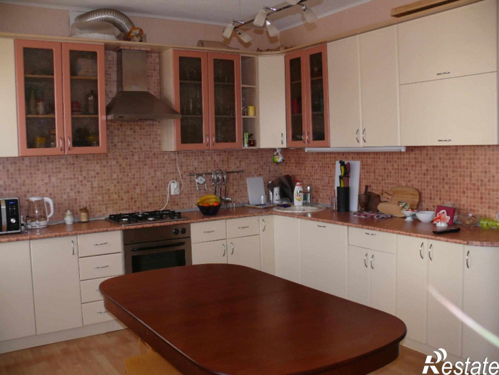 3-комн квартира Коминтерна ул., 256