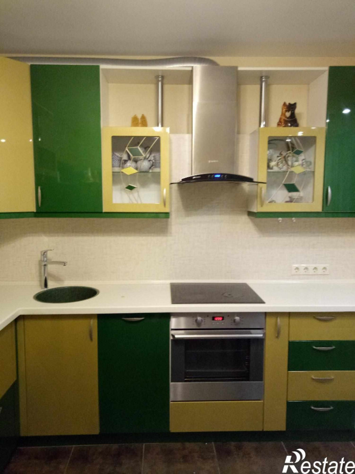 3-комн квартира Генкиной ул., 25а
