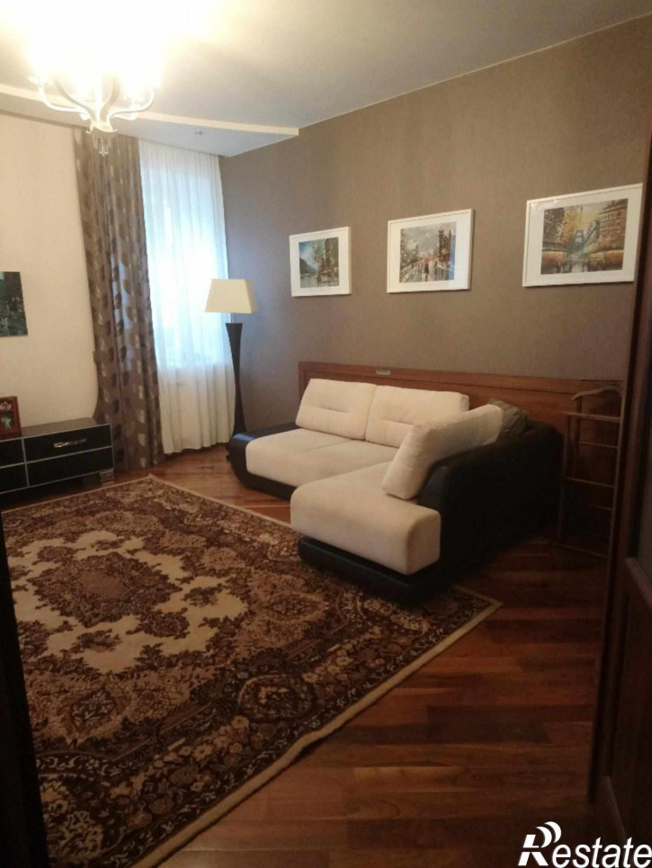2-комн квартира Академика Блохиной ул., 3