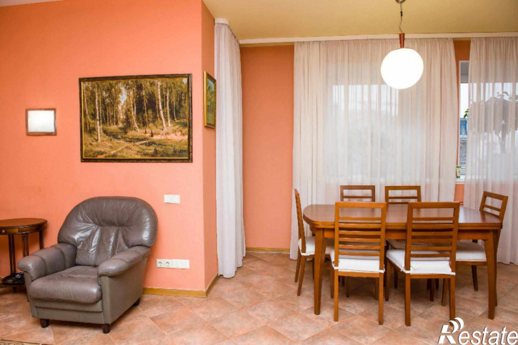 5-комн квартира Большие Овраги ул., 4