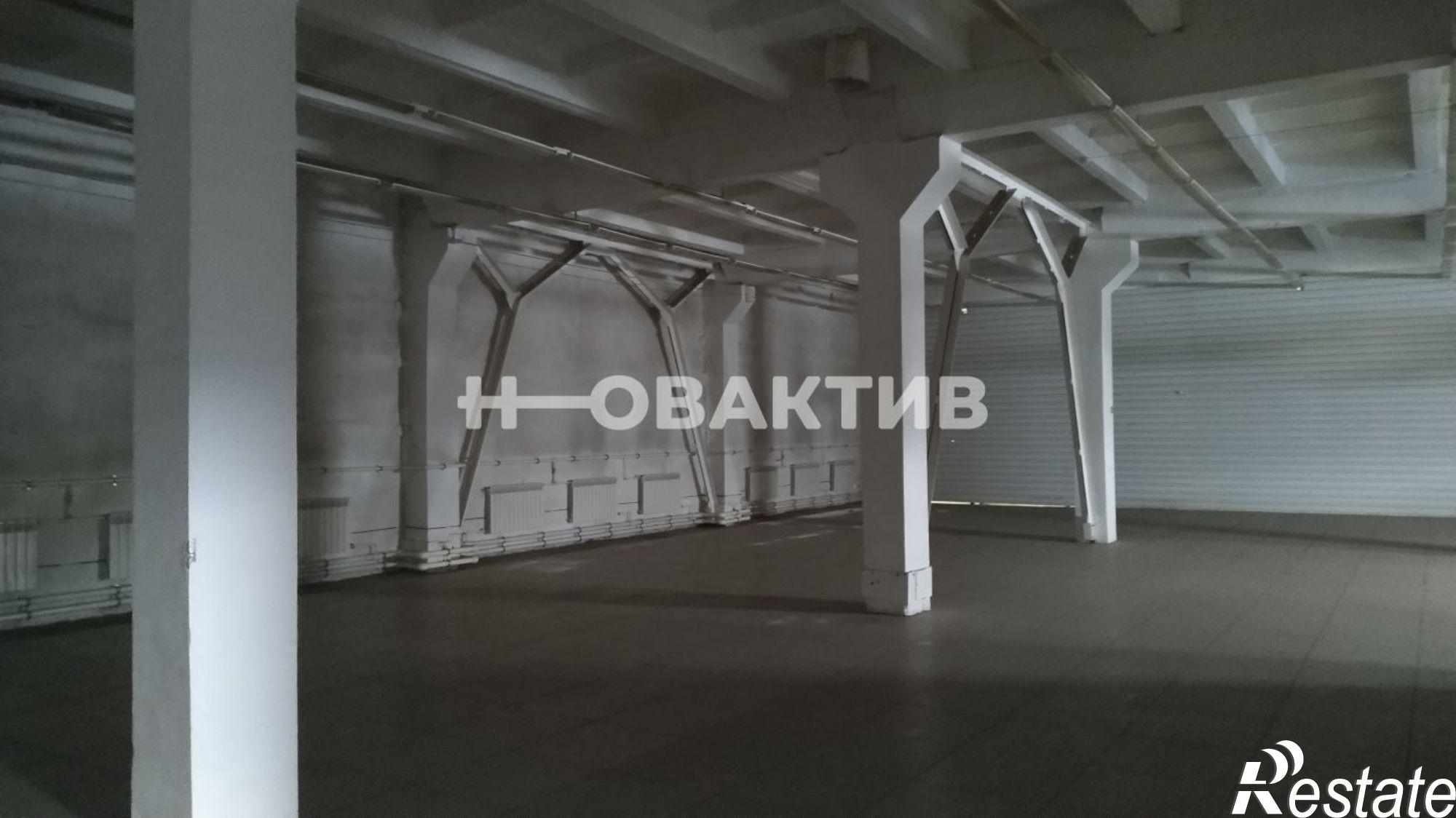 Сдать торговое помещение за 716 000 рублей на улица Максима и Николая Казанцевых, 157