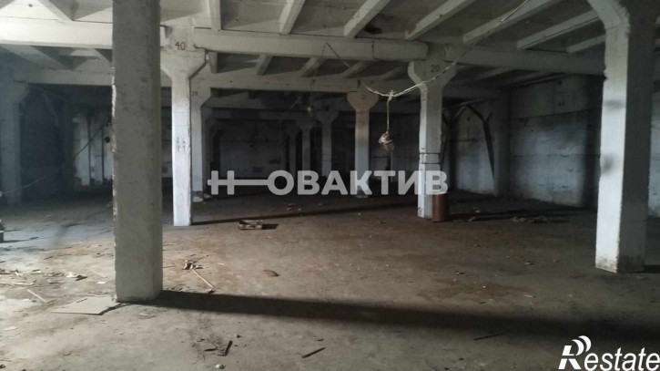 Торговое помещение улица Максима и Николая Казанцевых, 157