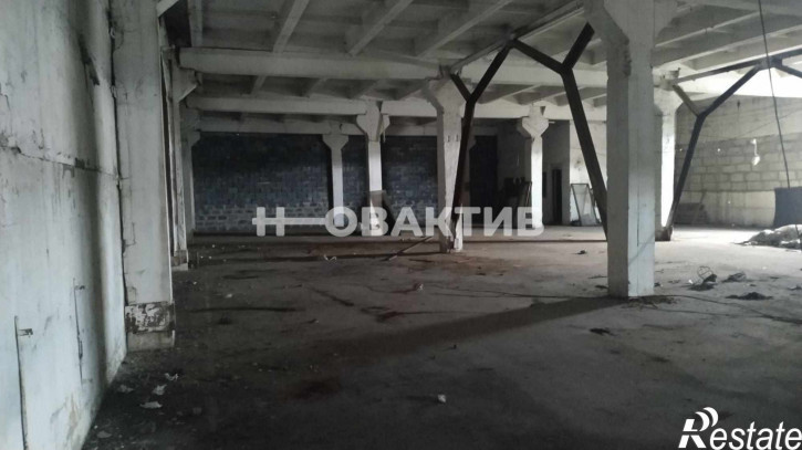 Торговое помещение улица Максима и Николая Казанцевых, 157