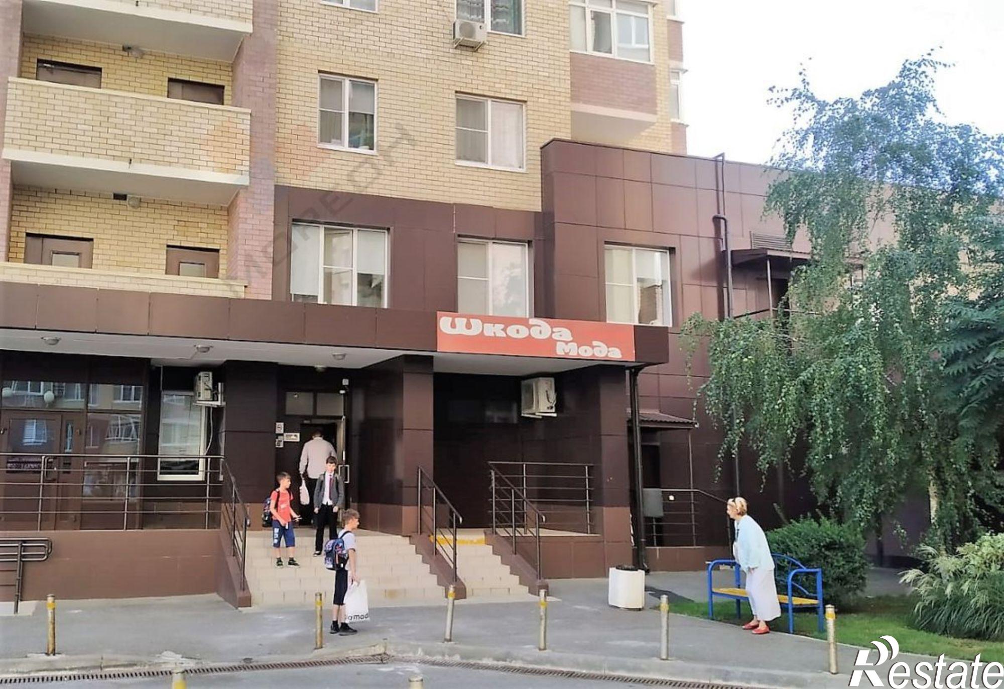 Купить торговое помещение за 45 000 000 рублей на Российская ул, 72/1к2