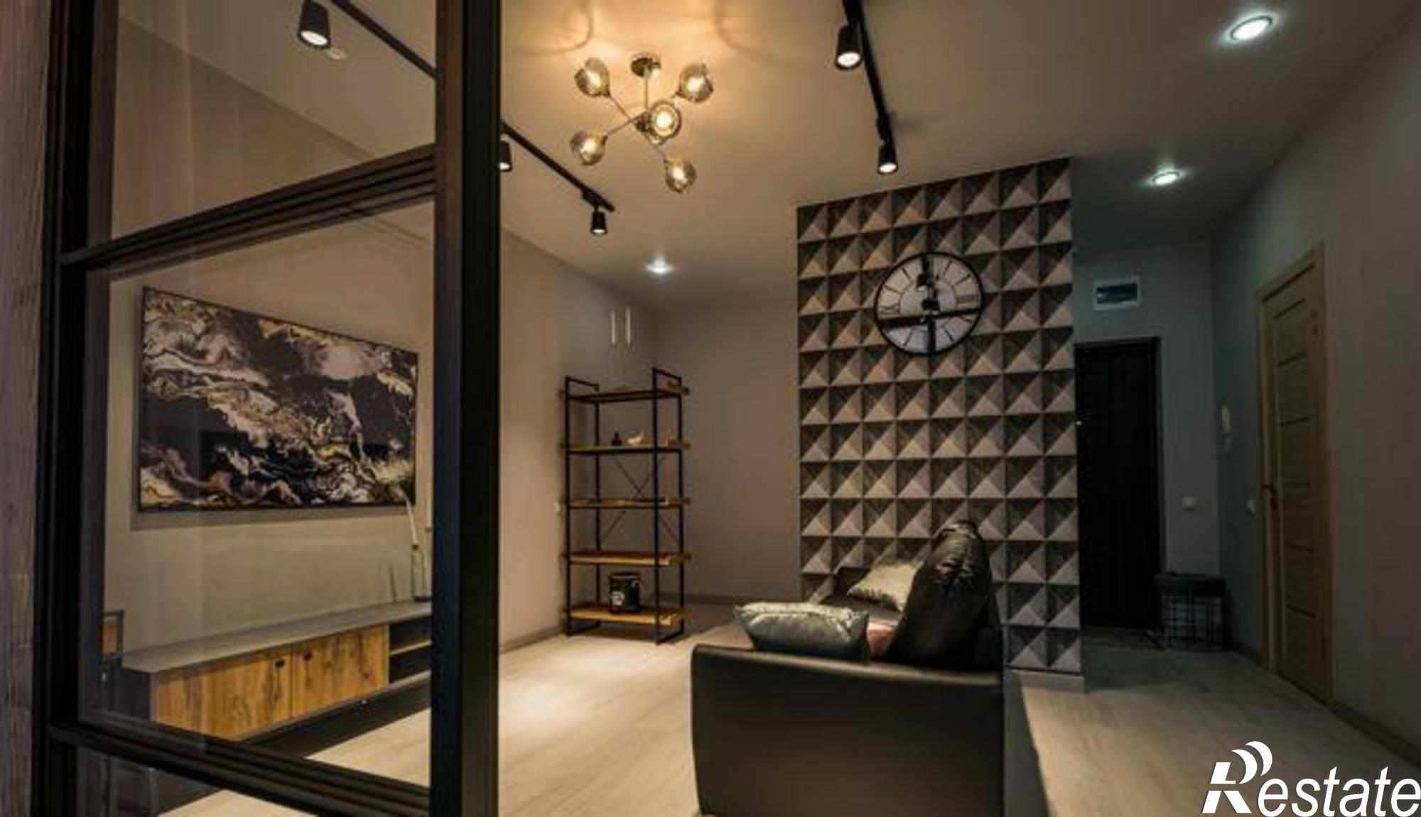 Купить квартиру за 3 370 000 рублей на улица Жмайлова, 19А