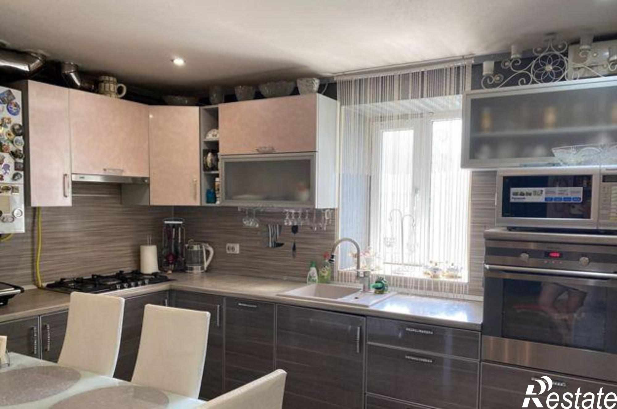 Купить дачу, дом, коттедж за 9 450 000 рублей на Мичуринская улица, 64/16