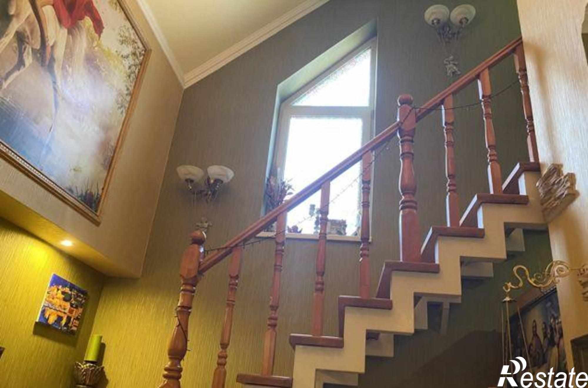 Купить дачу, дом, коттедж за 9 450 000 рублей на Мичуринская улица, 64/16