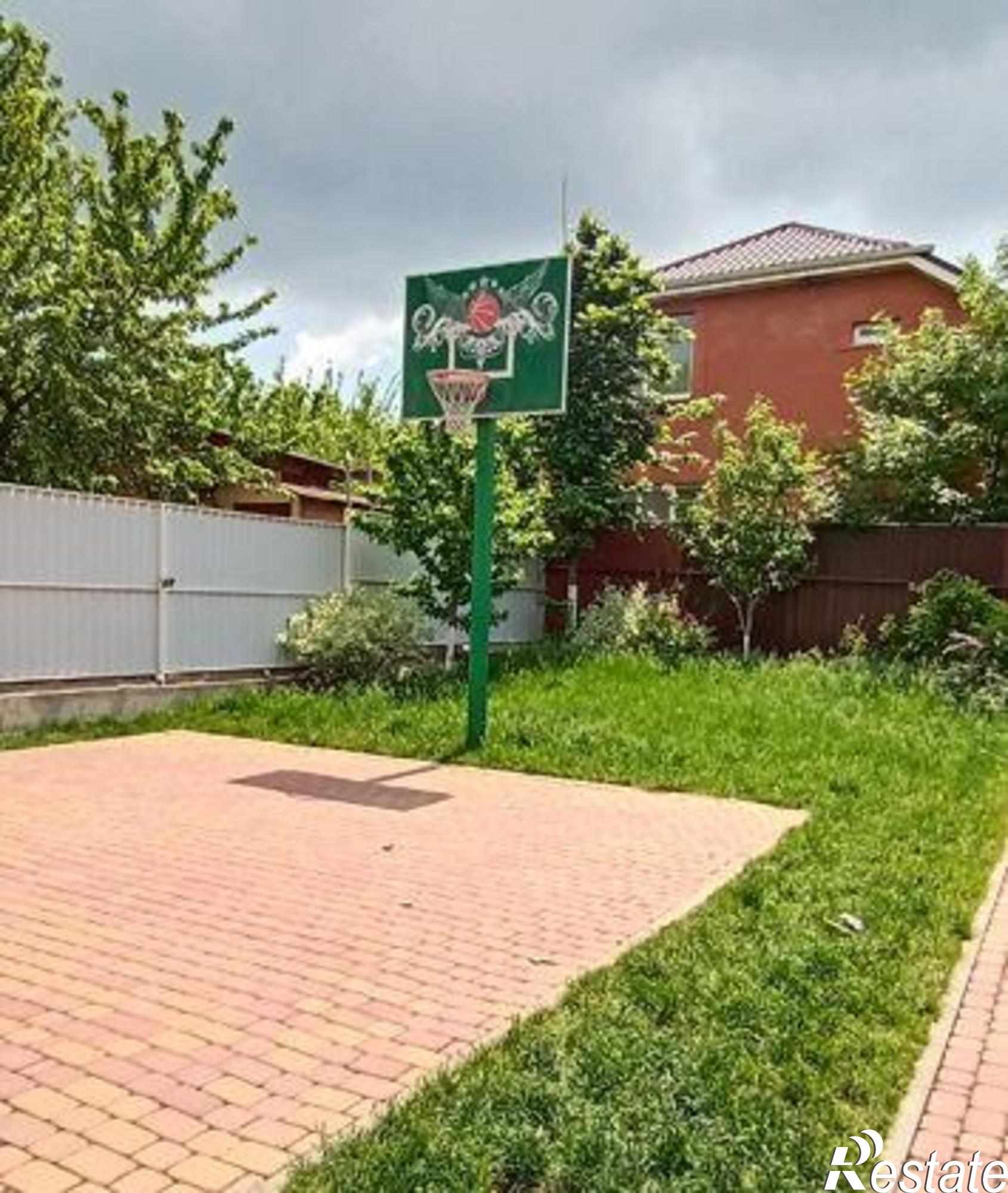 Купить дачу, дом, коттедж за 6 650 000 рублей на 1-я Оранжерейная улица, 25
