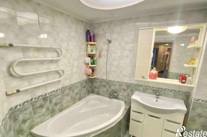 3-комн квартира Абаканская улица, 22