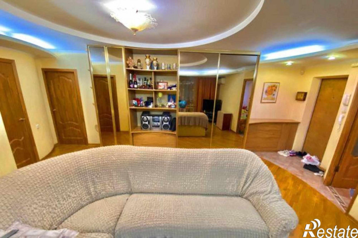 3-комн квартира Абаканская улица, 22