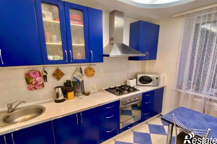 3-комн квартира Абаканская улица, 22