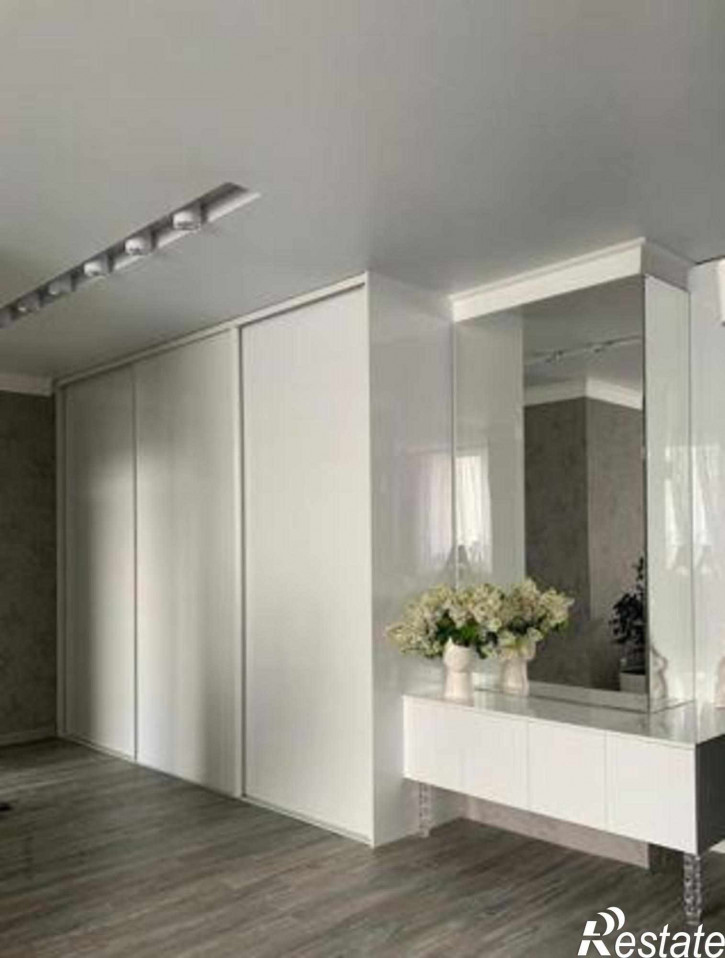 3-комн квартира проспект Королёва, 20А