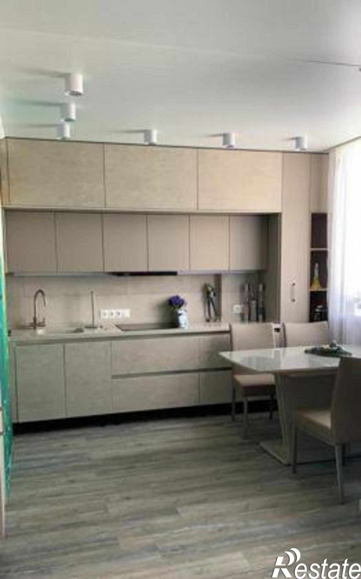 3-комн квартира проспект Королёва, 20А