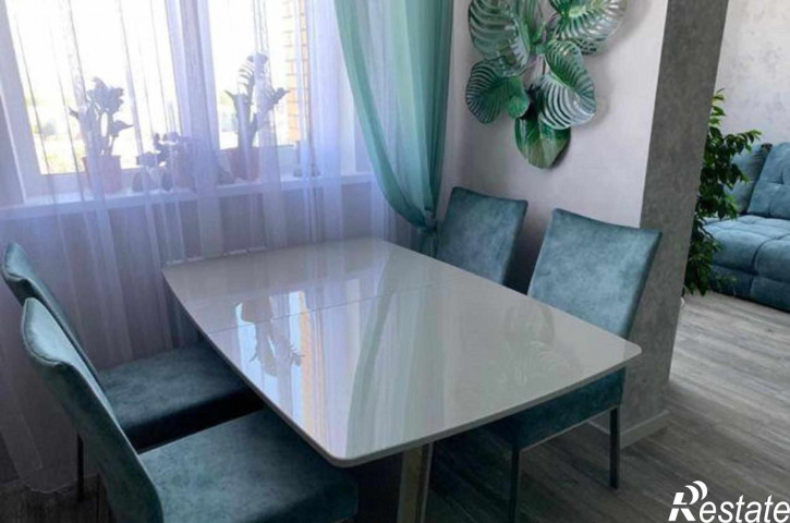 3-комн квартира проспект Королёва, 20А