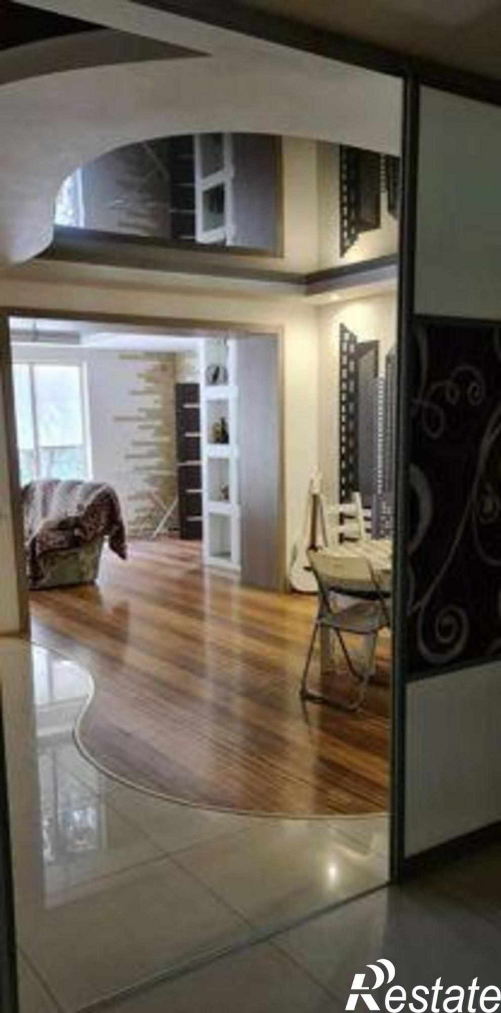 4-комн квартира Алмазная улица, 8