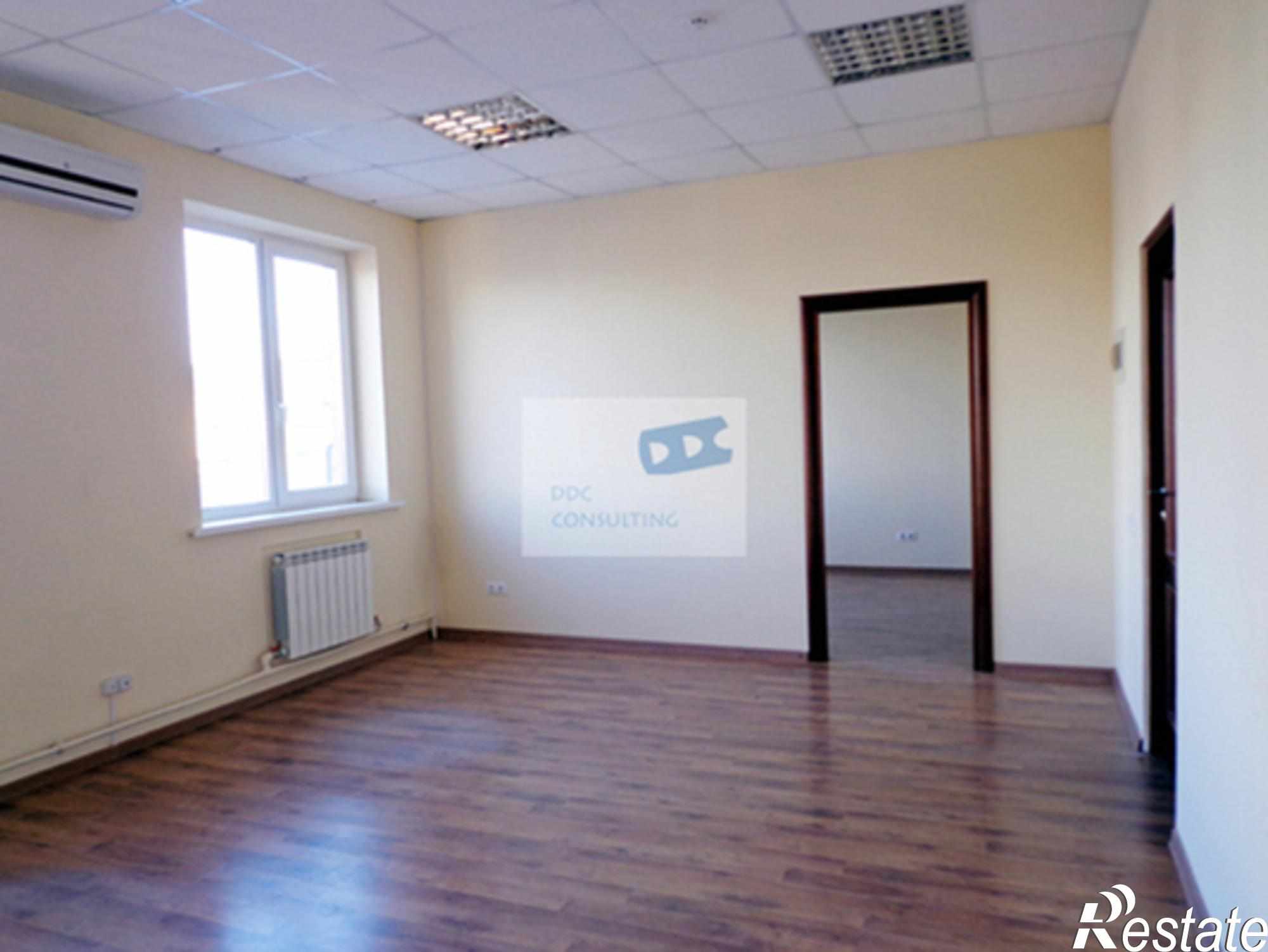 Сдать офис, помещение под офис за 26 656 рублей на Ростов-на-Дону г, Комсомольская пл, 1