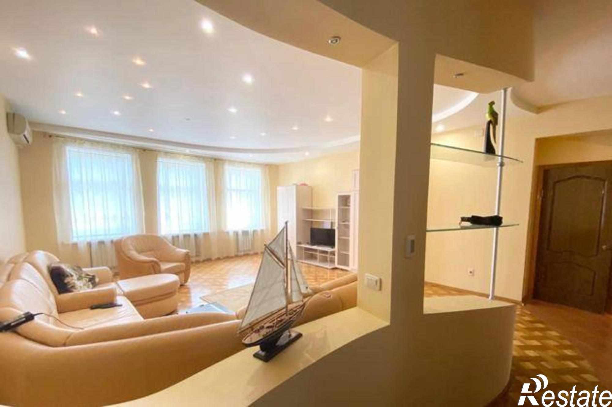 Купить квартиру за 8 840 000 рублей на Большая Садовая улица, 39А