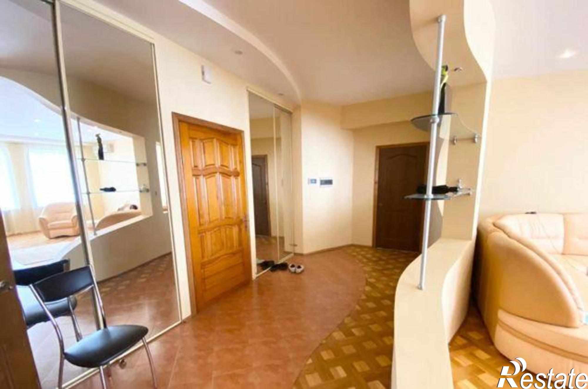 Купить квартиру за 8 840 000 рублей на Большая Садовая улица, 39А