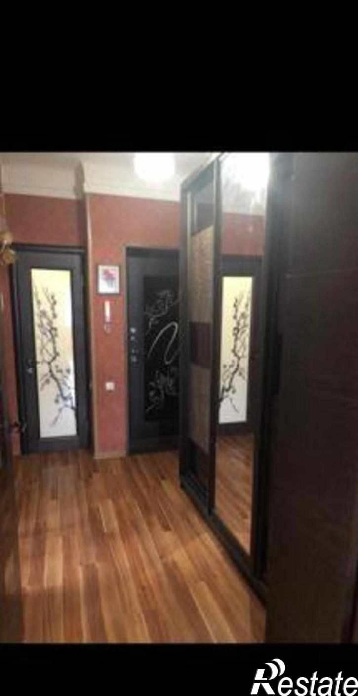 4-комн квартира улица Поляничко, 3Б