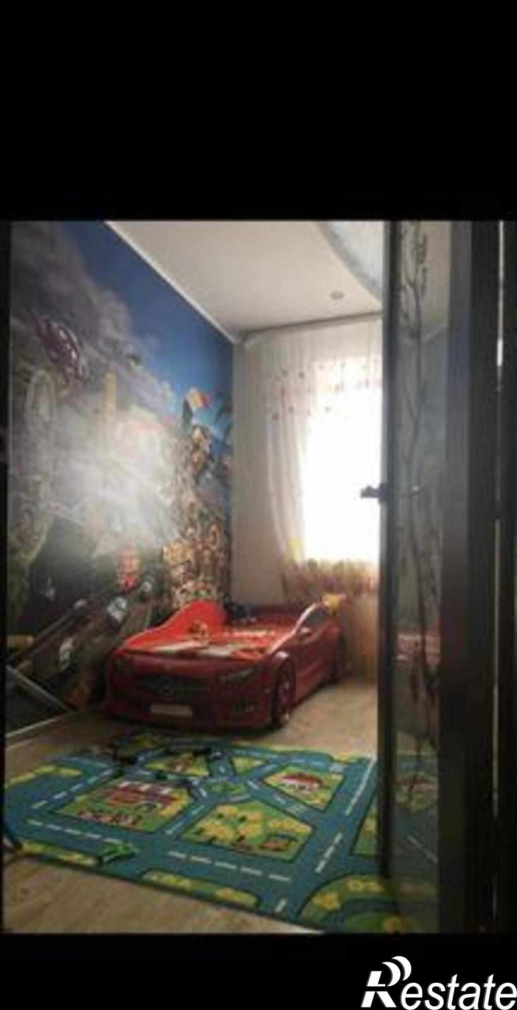 4-комн квартира улица Поляничко, 3Б