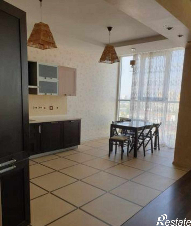 3-комн квартира Кировский проспект, 48