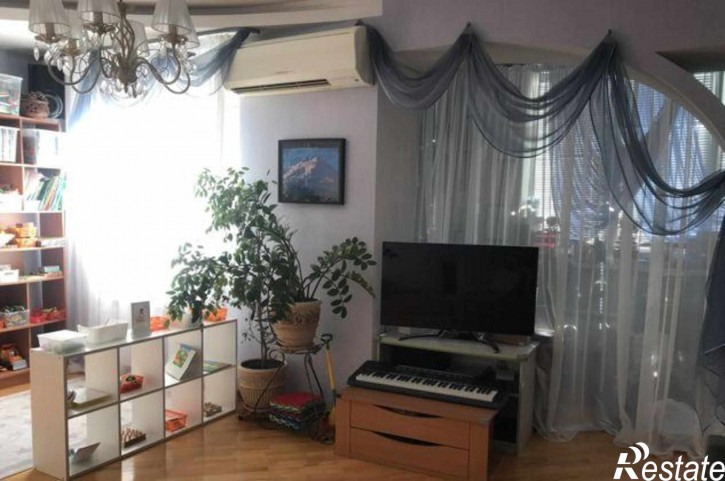 3-комн квартира проспект Королёва, 27/5
