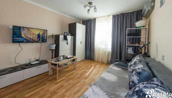 2-комн квартира улица Жмайлова, 4/10