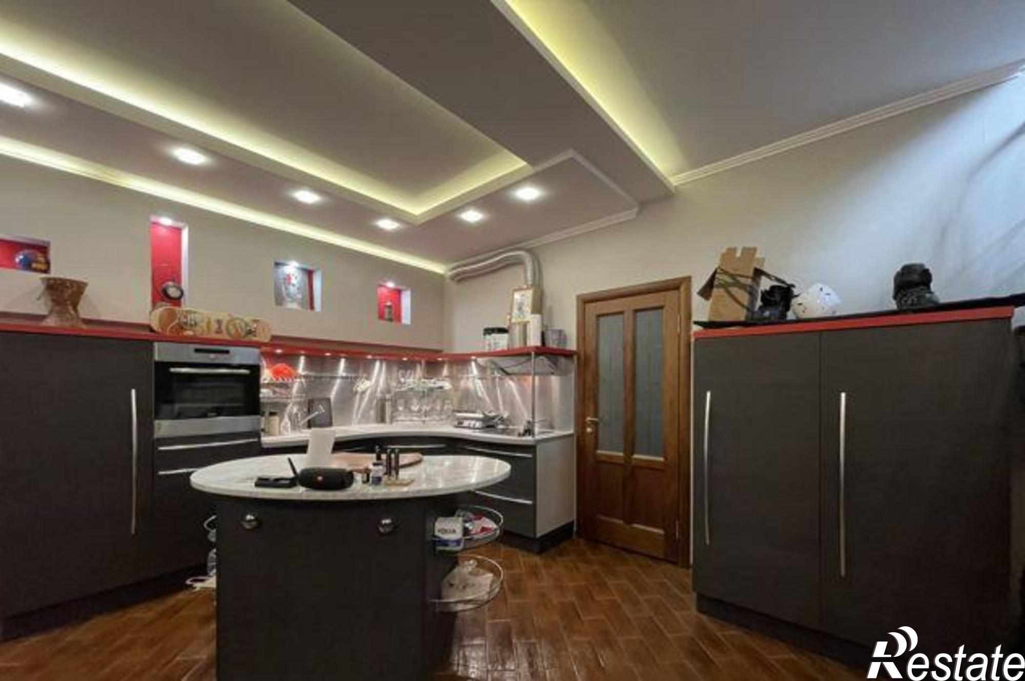 Купить дачу, дом, коттедж за 12 850 000 рублей на Симферопольская улица, 59
