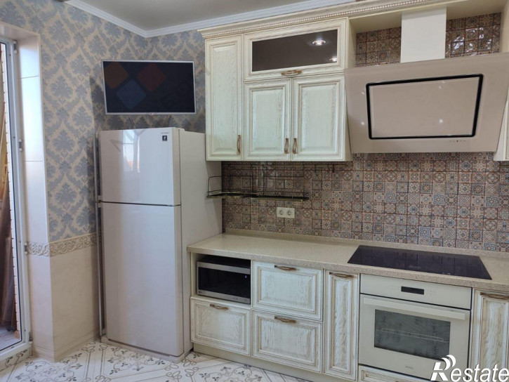 3-комн квартира Володи Головатого ул, 174