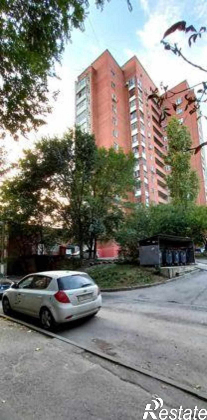 3-комн квартира проспект Космонавтов, 22
