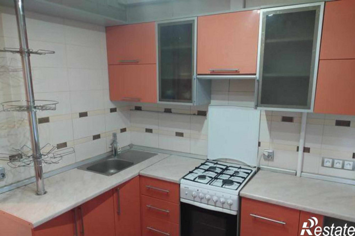 2-комн квартира проспект Королёва, 18