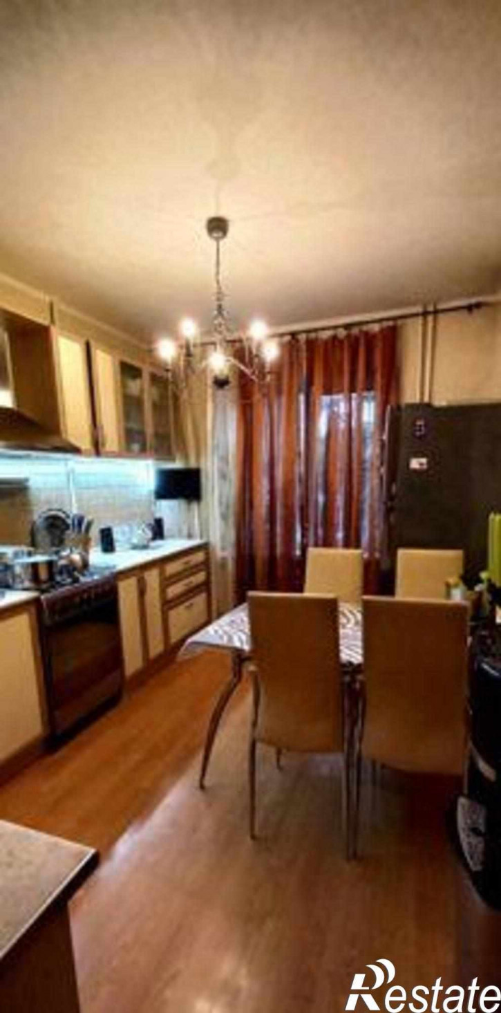 3-комн квартира проспект Космонавтов, 22