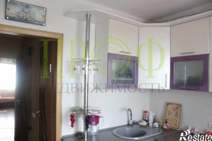2-комн квартира пер. Рекордный,5
