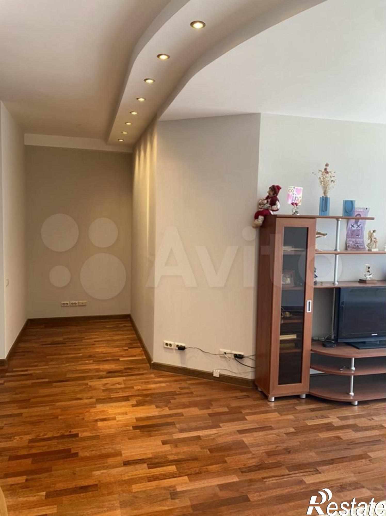 Купить квартиру за 10 200 000 рублей на Мира ул, 282
