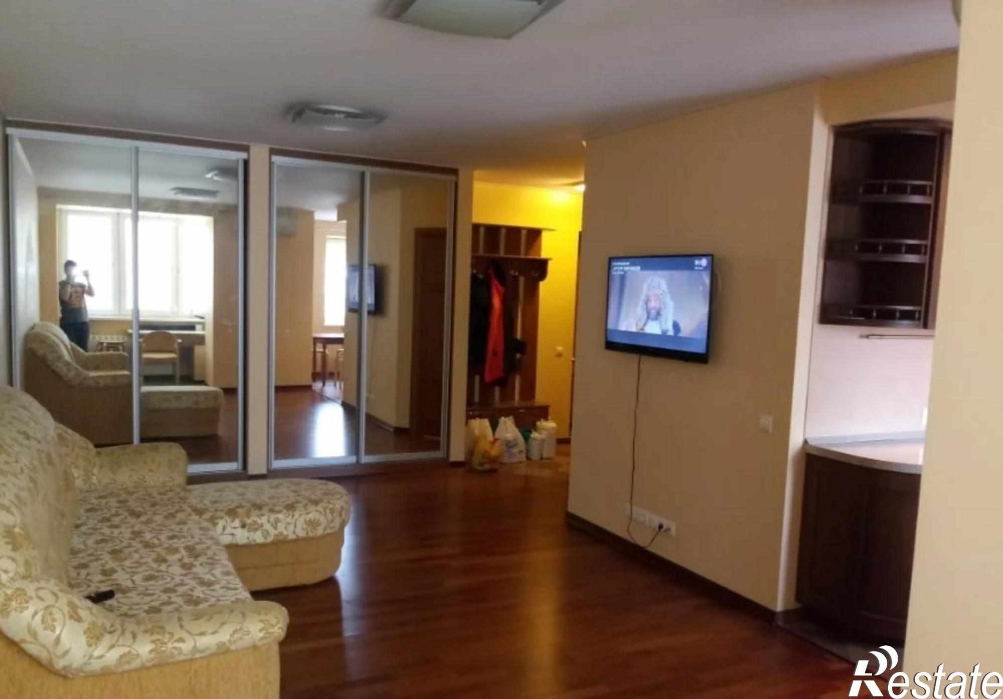 Сдать квартиру за 23 000 рублей на Авроры улица, 107