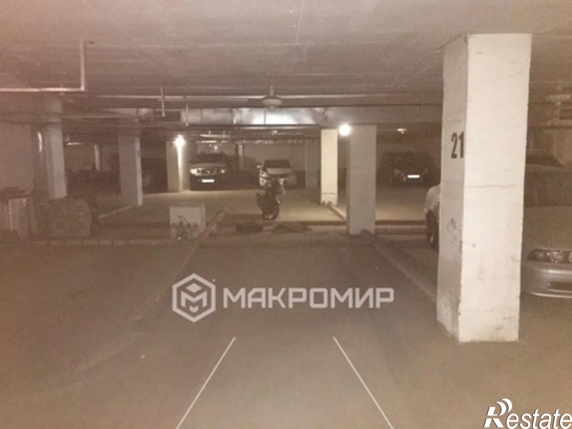 Купить гараж, место в паркинге за 280 000 рублей на ул. Менделеева, 171, к 3А