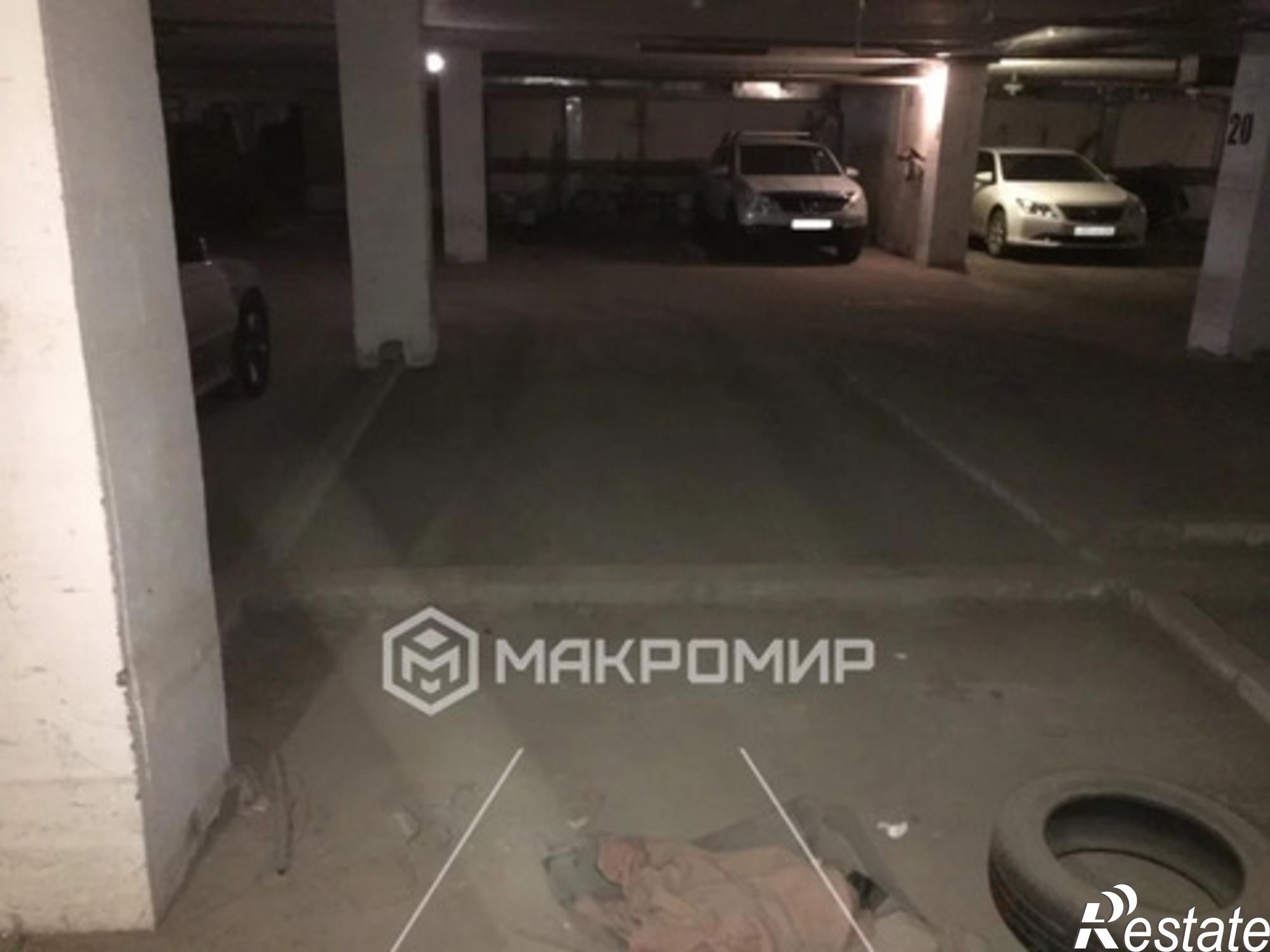 Купить гараж, место в паркинге за 280 000 рублей на ул. Менделеева, 171, к 3А